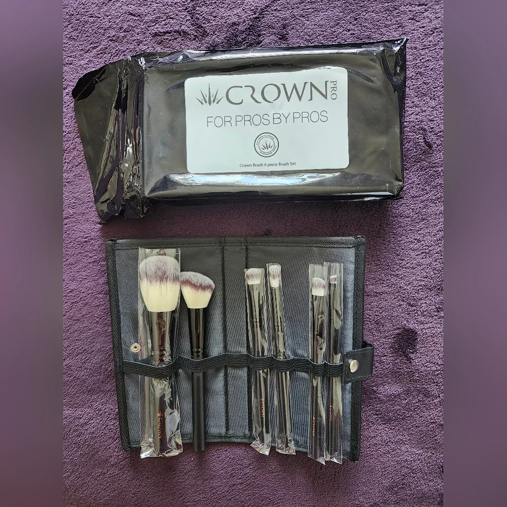 Crown Makeup Brushes